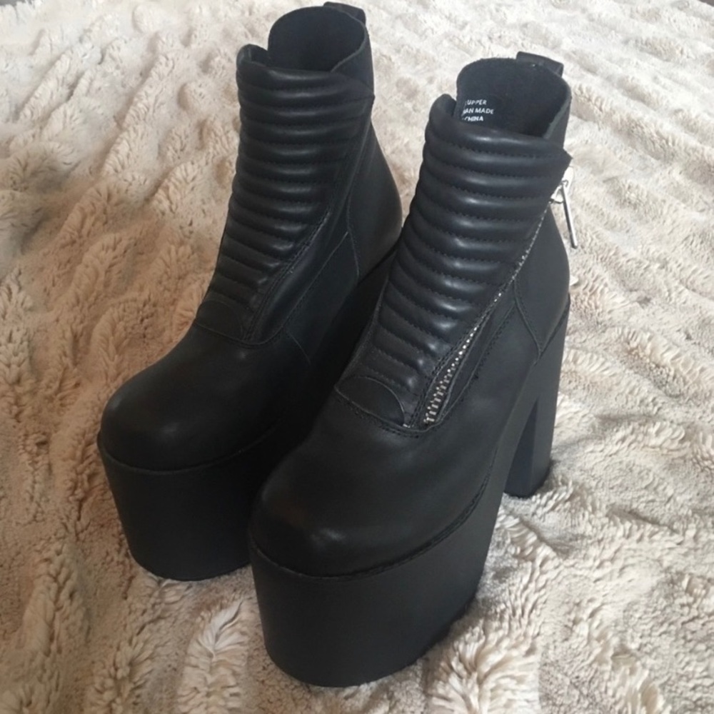 Unif Neo boots